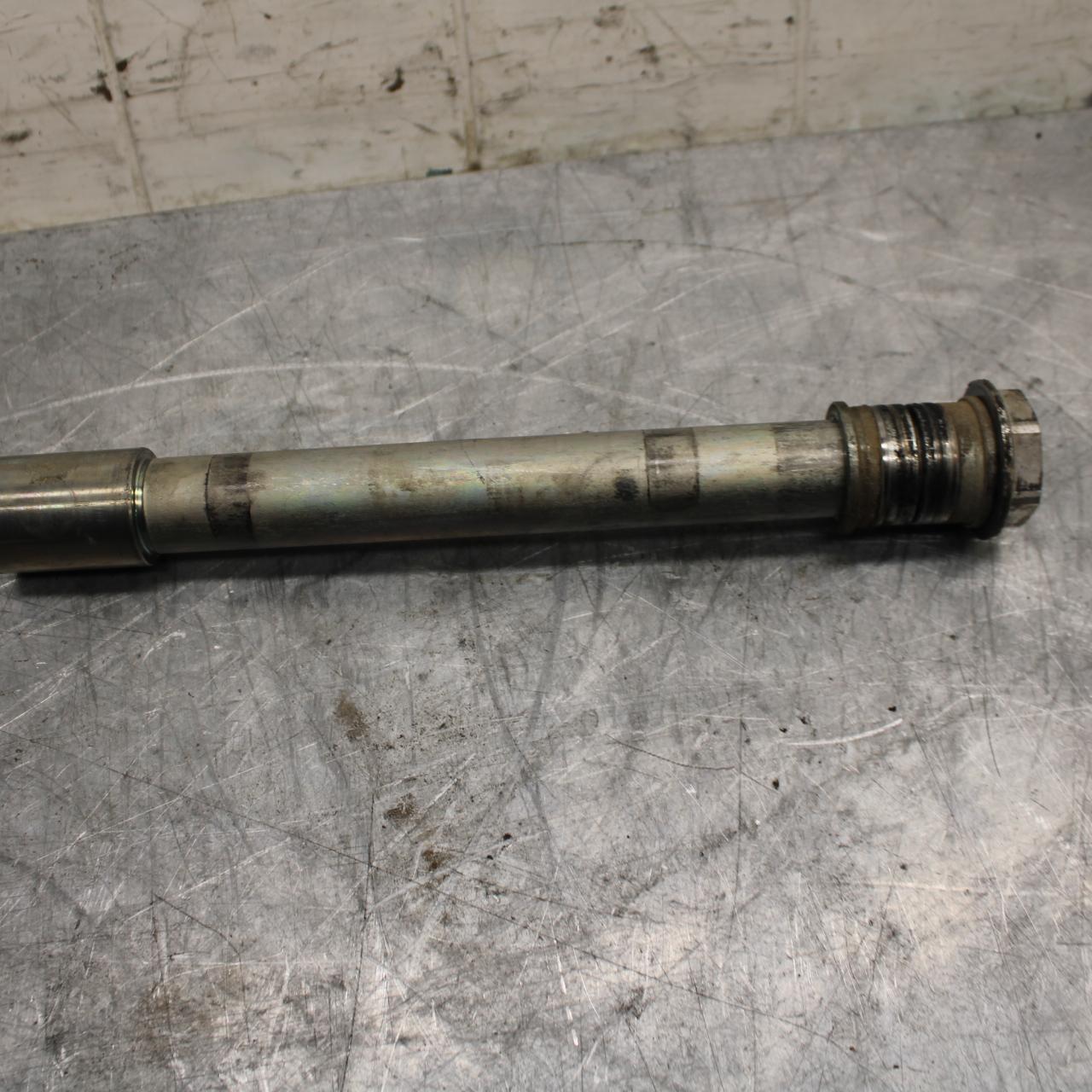 18 YAMAHA YZF R1  FRONT WHEEL RIM AXLE PIVOT BOLT BB473