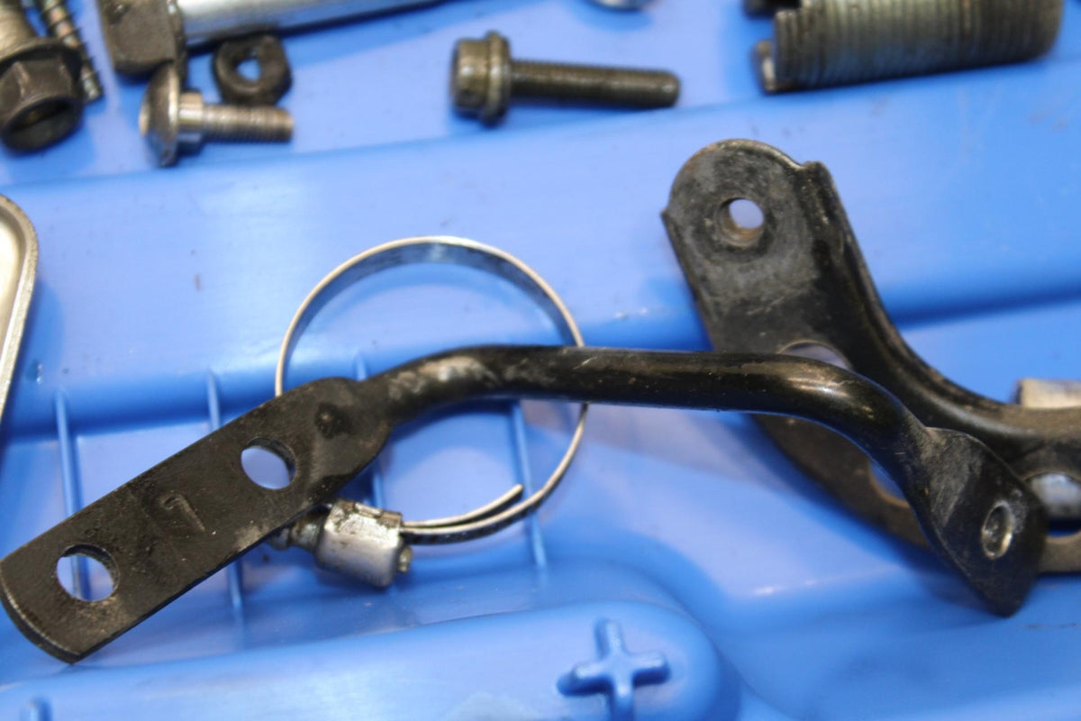 1999 Suzuki GSXR600 MISCELLANEOUS BOLTS AND HARDWARE.BB580