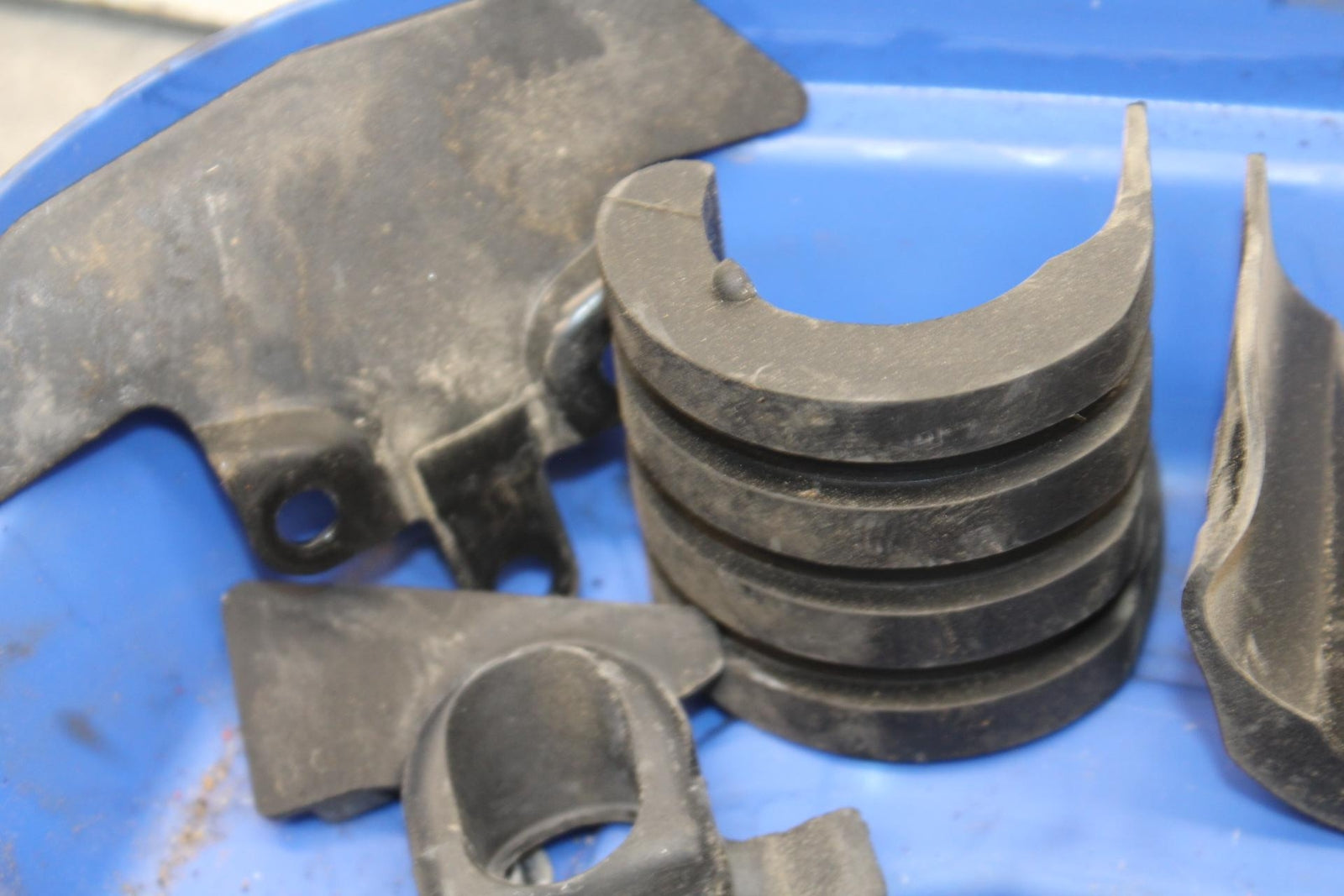 06-14 YAMAHA ROADLINER S XV1900S MISCELLANEOUS MOUNTING BOLTS HARDWARE BB619 
