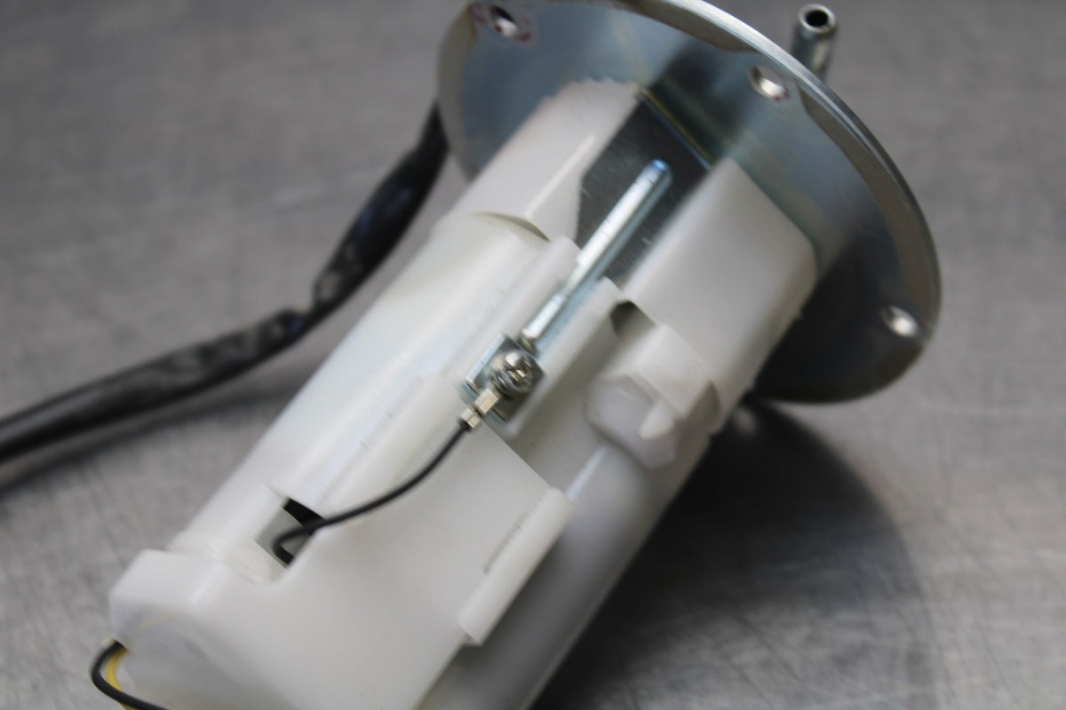 24-25 KAWASAKI NINJA ZX4R FUEL PUMP GAS PETROL SENDER UNIT BB174