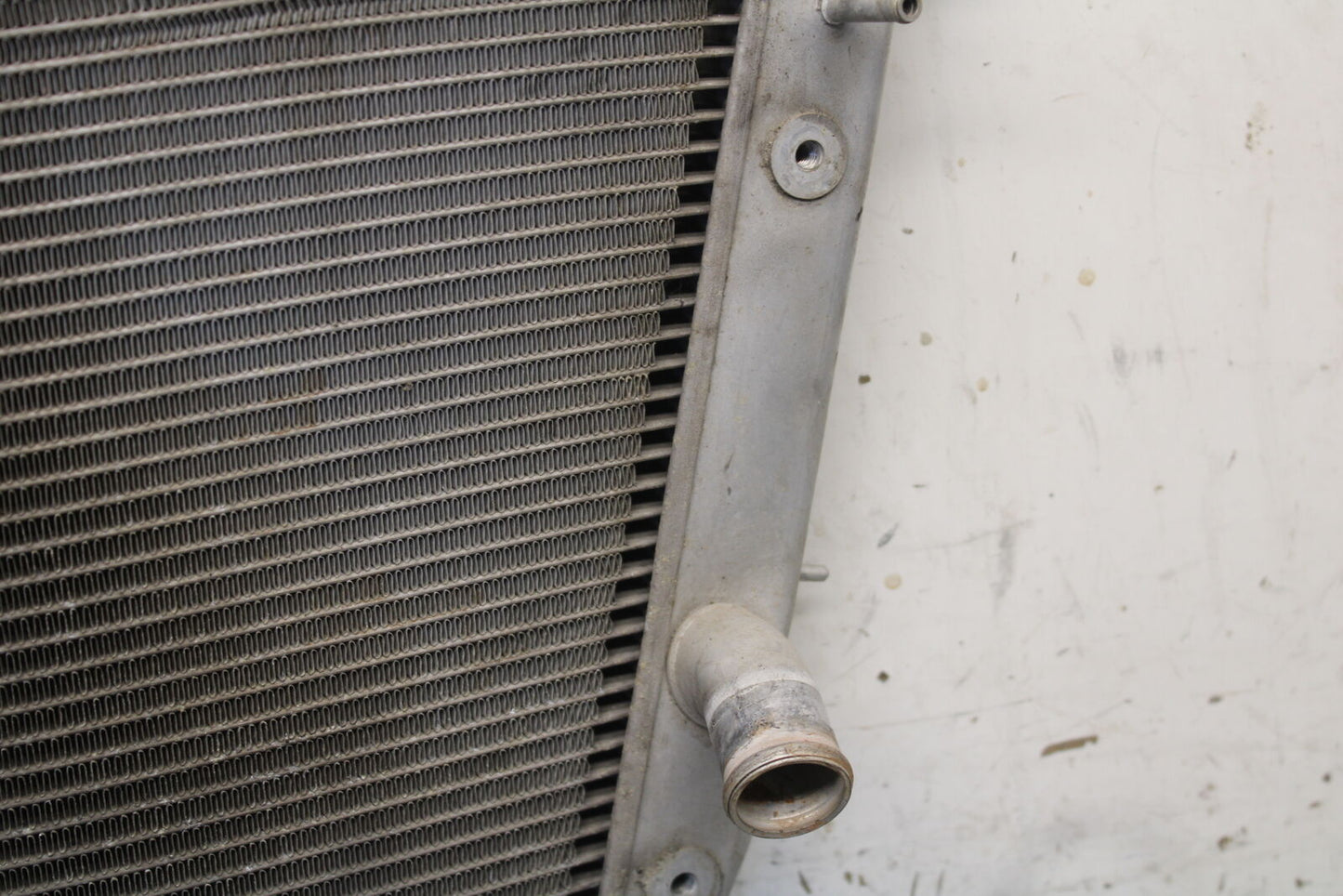 05-06 SUZUKI GSXR1000 ENGINE RADIATOR MOTOR COOLER COOLING 17710-41G00 BB677