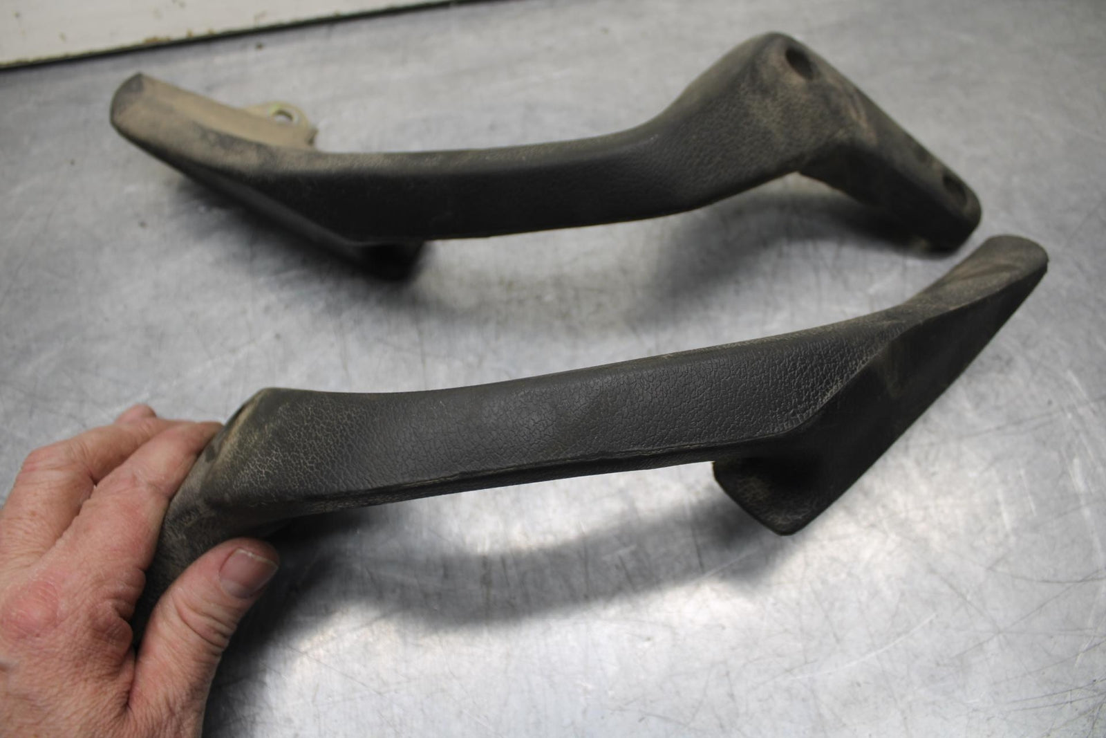 1999 Honda ST1100 PASSENGER REAR SEAT GRAB BAR HANDLE SET BB222