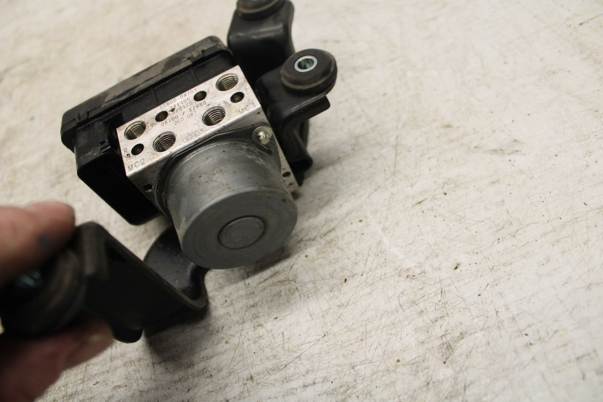 15-16 SUZUKI GSXS750 ABS PUMP UNIT MODULE BB374