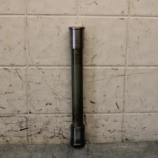 2011 Kawasaki Ninja ZX10R ZX1000K ABS FRONT WHEEL RIM AXLE   BB555