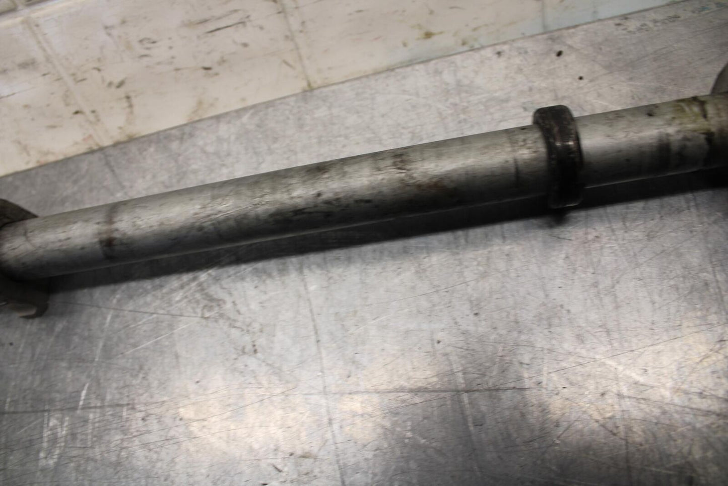 06-07 HONDA CBR1000RR REAR AXLE  WHEEL RIM PIVOT BOLT AXEL 42301-MEL-000  BB75