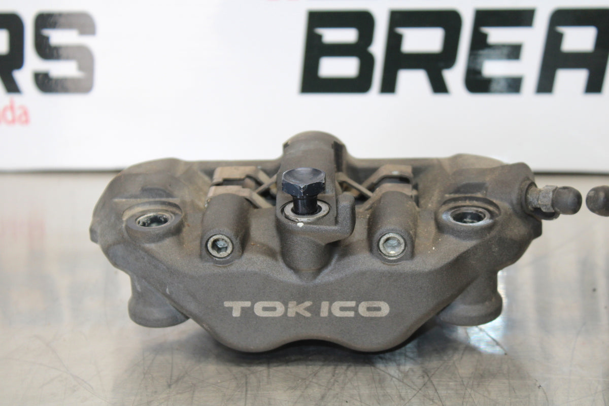 05-06 HONDA CBR600RR RIGHT LEFT FRONT BRAKE CALIPER SET PAIR CALIPERS BB149