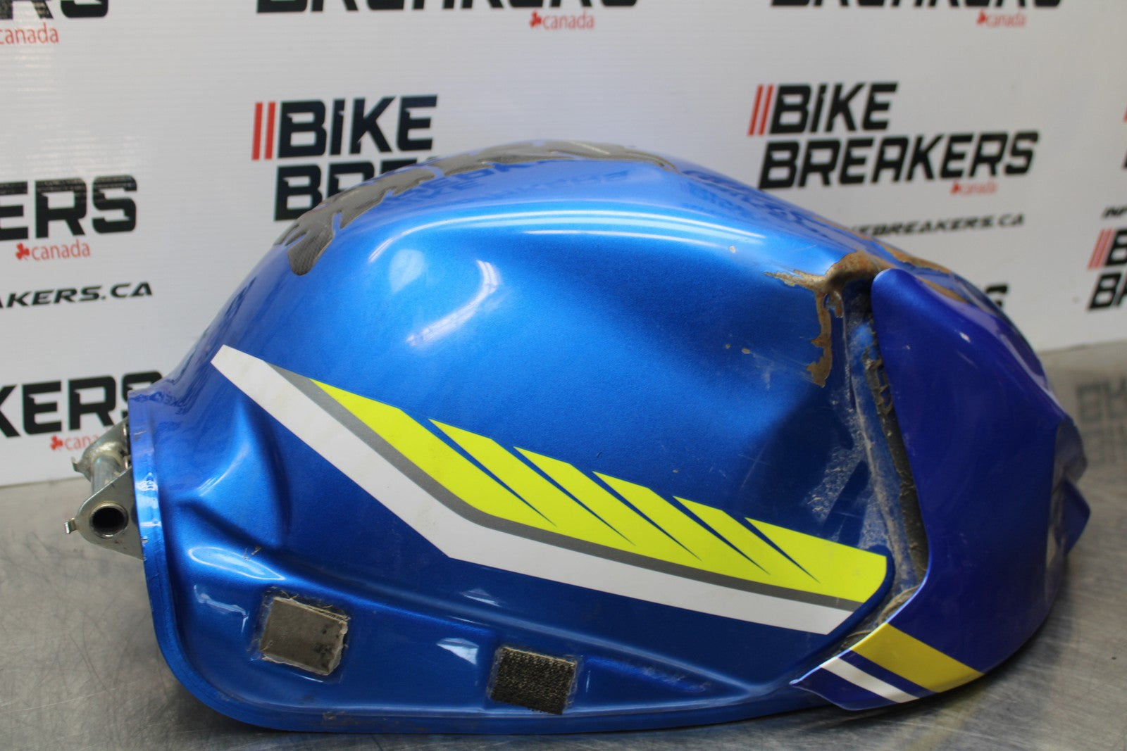 11-22 SUZUKI GSXR 600  GAS TANK FUEL CELL PETROL RESERVOIR BB193