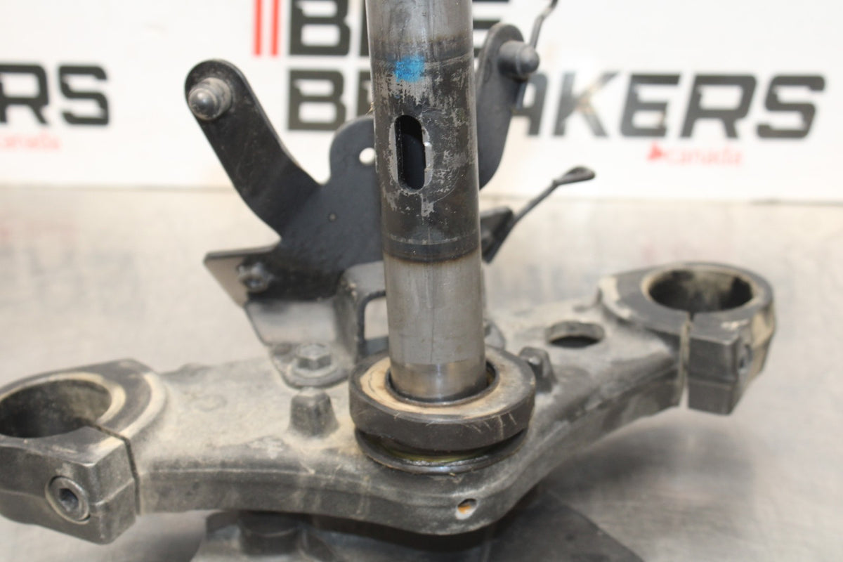 15 SUZUKI BOULEVARD C50 FRONT FORKS CLAMP LOWER TRIPLE TREE STEM BB775