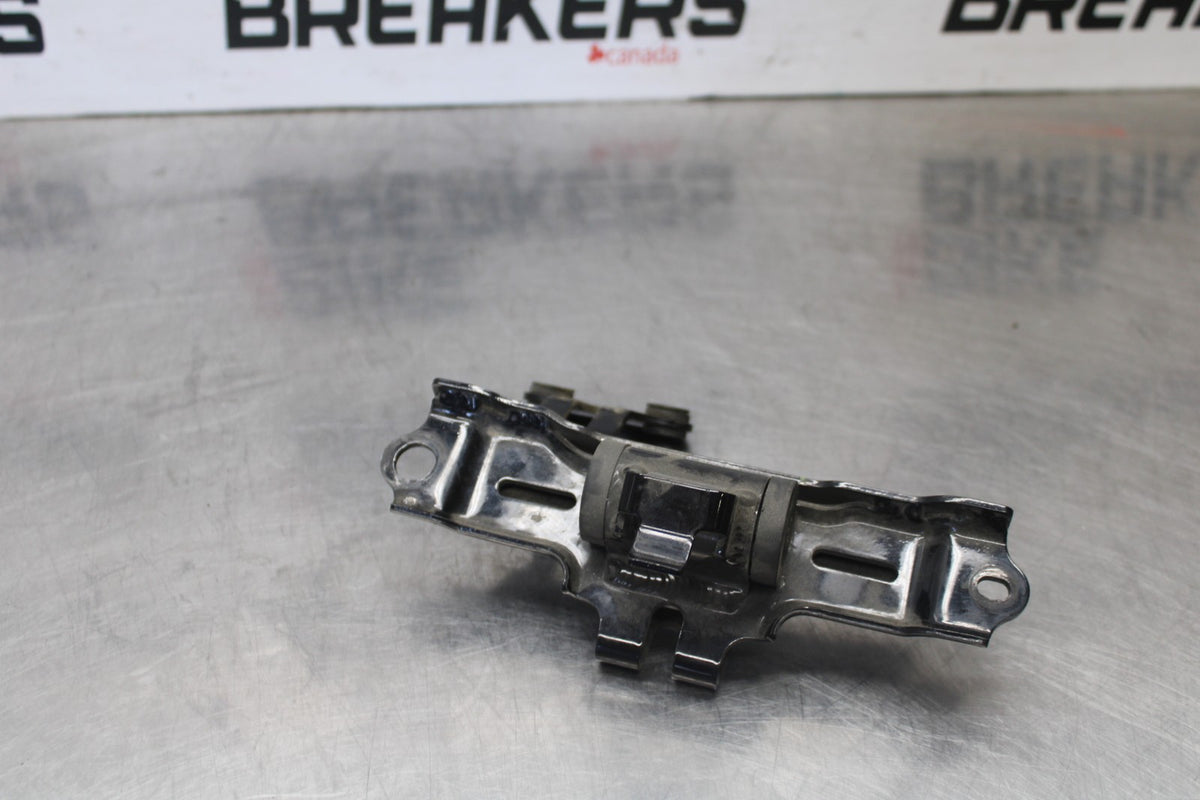 04-05 KAWASAKI NINJA ZX10R GAS TANK FUEL CELL RESERVOIR BRACKET MOUNT BB931