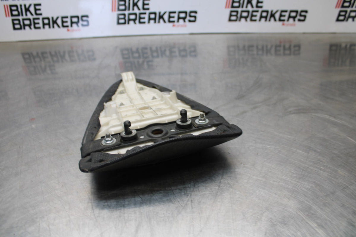 07-08 KAWASAKI NINJA ZX6R REAR BACK PASSENGER SEAT PAD SADDLE PILLION BB175