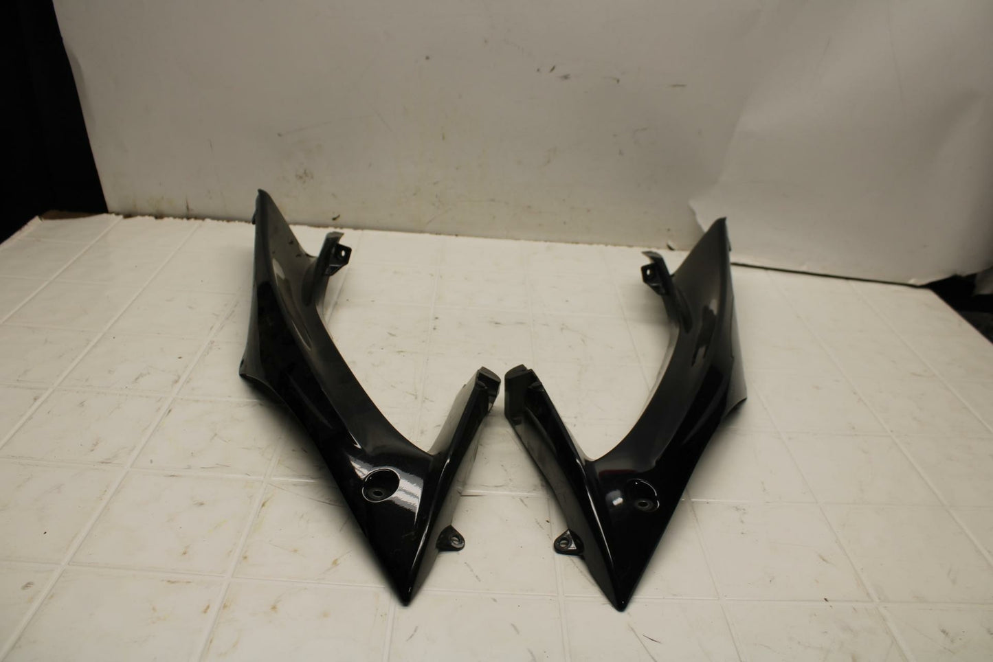 08-16 YAMAHA YZF R6 RIGHT & LEFT FRONT UPPER MID SIDE FAIRING COWL PLASTIC BB406