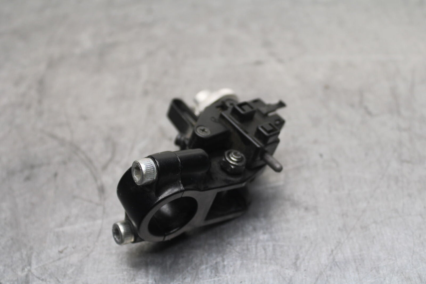 09-12 KAWASAKI NINJA ZX6R CLUTCH LEVER PERCH MOUNT BRACKET BB110