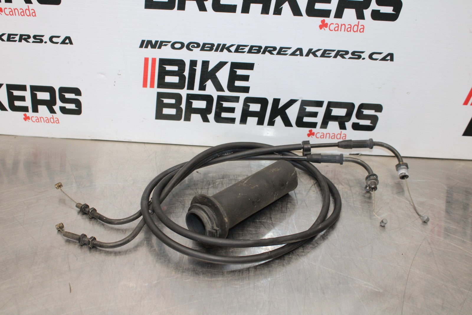05 TRIUMPH ROCKET III THROTTLE CABLES LINES BB186