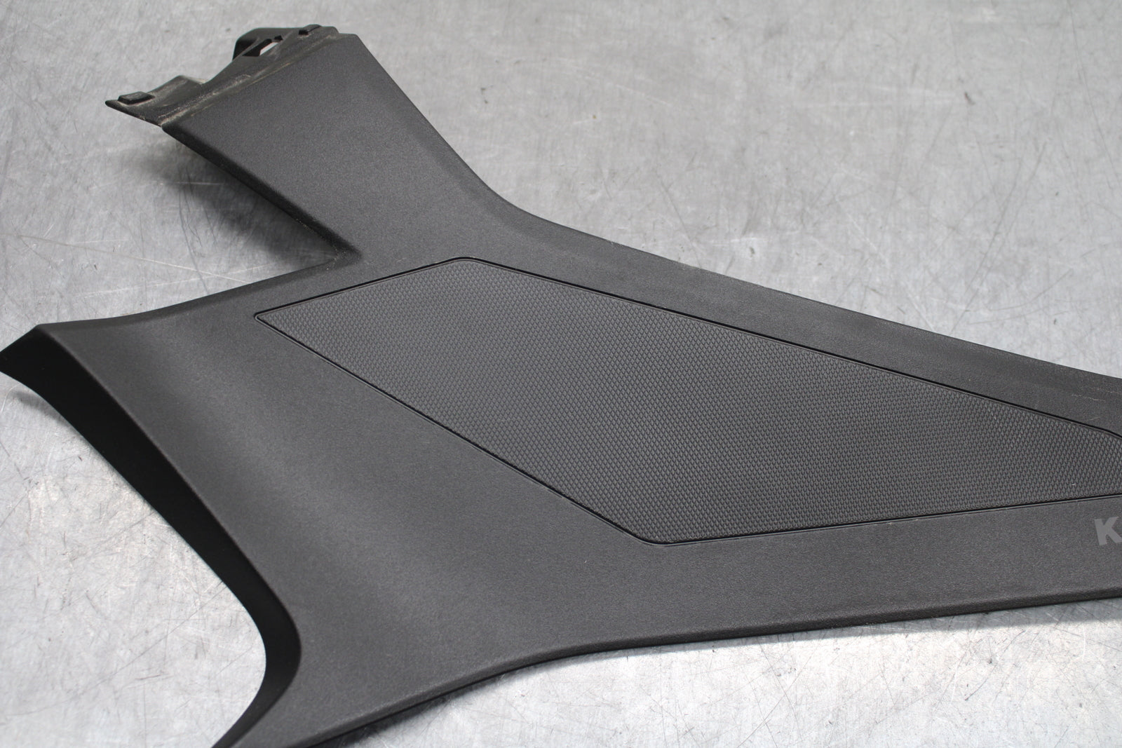 24 KAWASAKI NINJA 500 ABS LEFT GAS TANK FUEL CELL PANEL COVER TRIM COWL  BB730