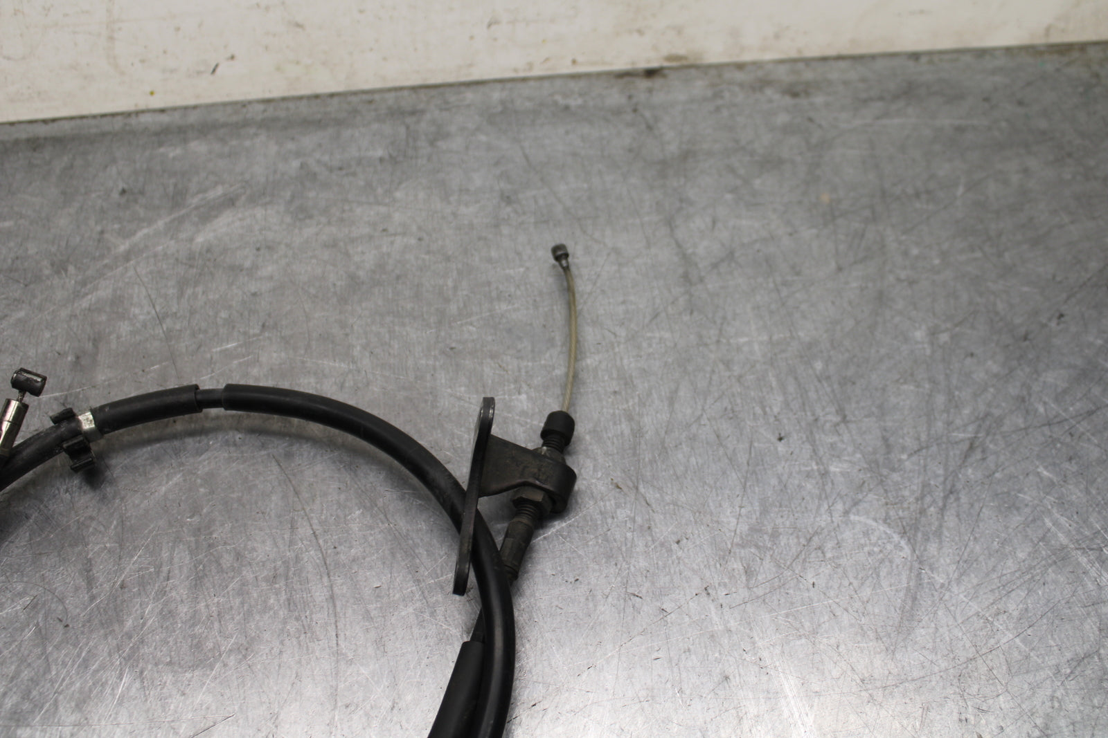 08-16 YAMAHA YZF R6 CLUTCH CABLE LINE BB131