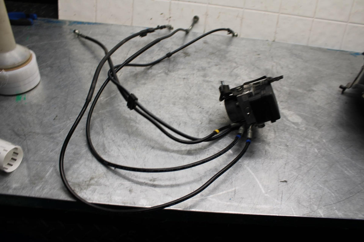 18 KTM RC 390 ABS PUMP UNIT MODULE BB442