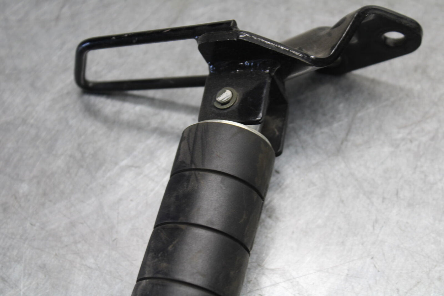 05-06 SUZUKI BOULEVARD M50 REAR PASSENGER FOOT STEP PEG BB671