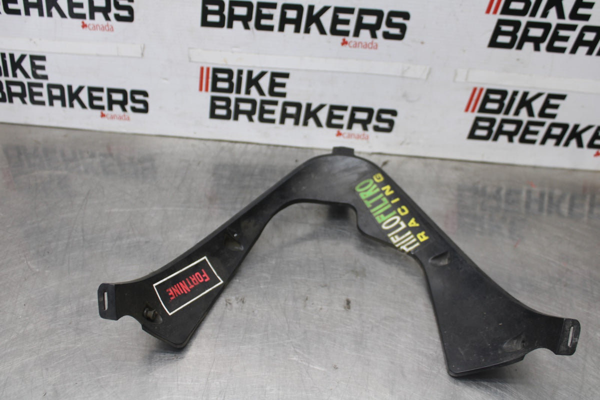 00-01 HONDA CBR929RR FRONT LOWER INNER EXHAUST V FAIRING COWL GUARD BB925