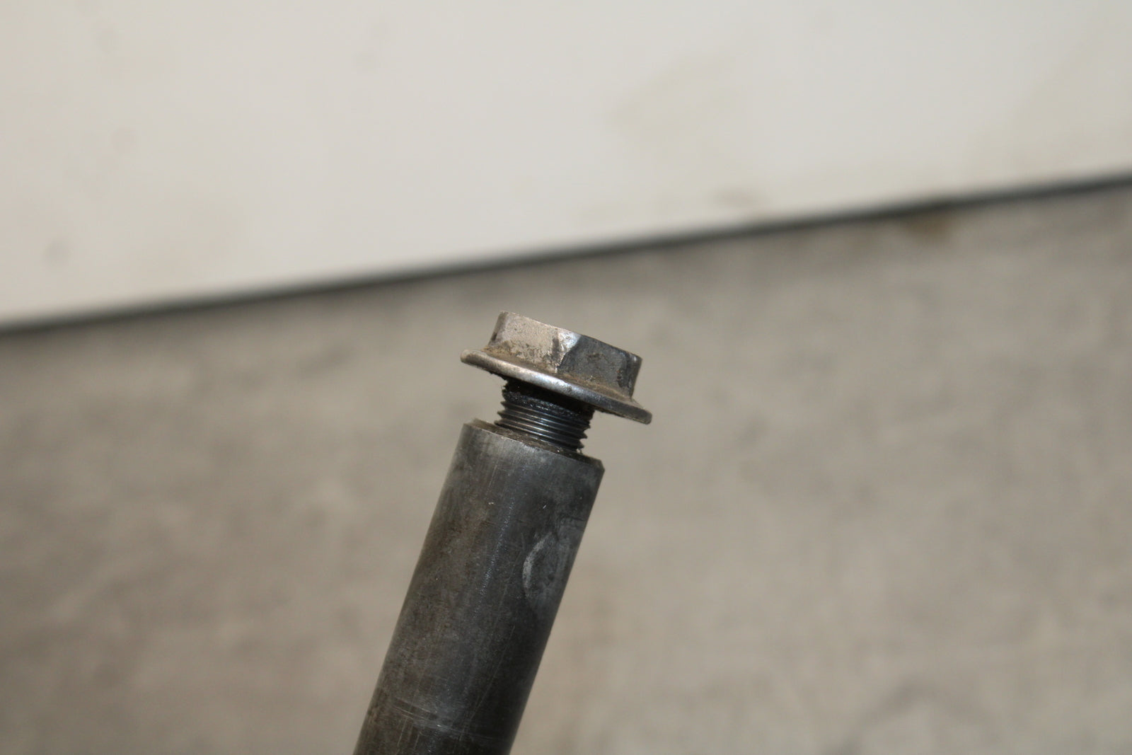 13-18 KAWASAKI NINJA ZX6R FRONT WHEEL RIM AXLE PIVOT BOLT BB118