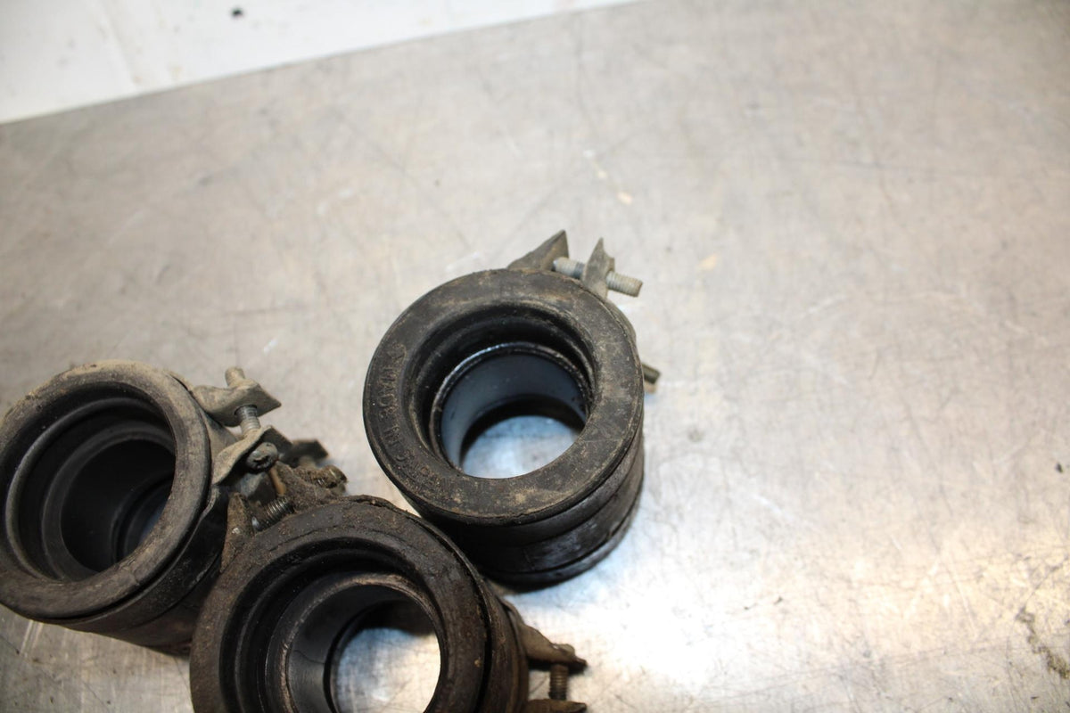 75 SUZUKI GT 550  INTAKE MANIFOLDS  BB72