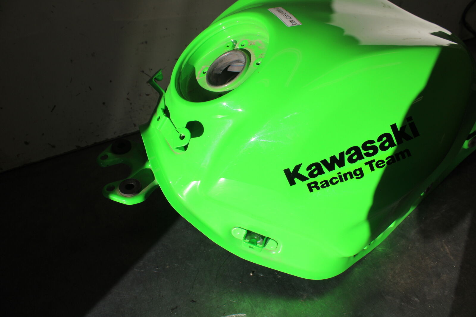 18-24 KAWASAKI NINJA 650 GAS TANK FUEL CELL PETROL RESERVOIR BB725