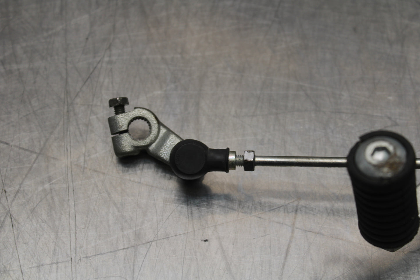 03 SUZUKI SV650S LEFT REARSET REAR SET DRIVER FOOT PEG REST STOP BB167