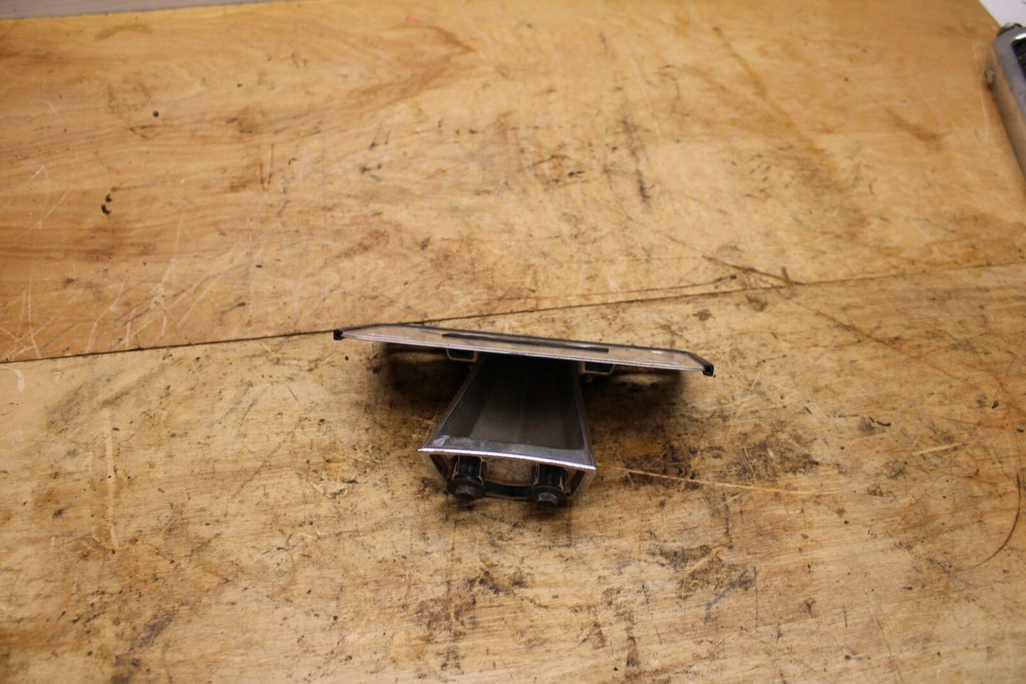 05-09 SUZUKI BOULEVARD C90 LICENSE PLATE HOLDER BB332