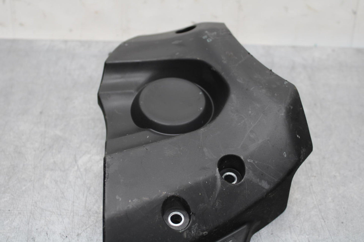 22-23 YAMAHA YZF R7 ENGINE SPROCKET COVER BB583