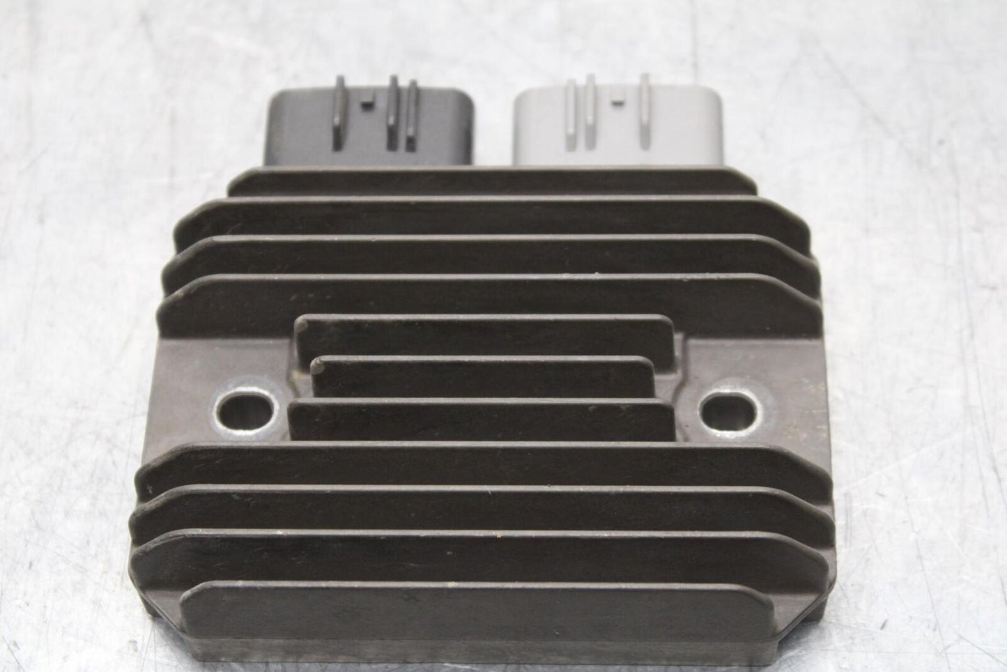 2011 Kawasaki Ninja ZX6R ZX600R RECTIFIER VOLTAGE REGULATOR 21066-0731 BB587