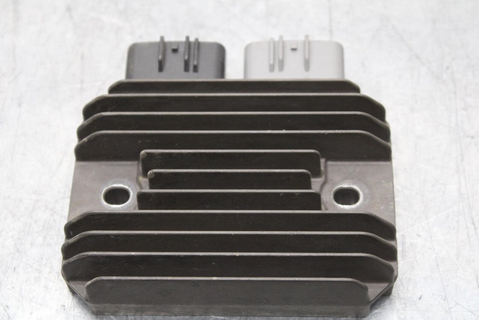 2011 Kawasaki Ninja ZX6R ZX600R RECTIFIER VOLTAGE REGULATOR 21066-0731 BB587