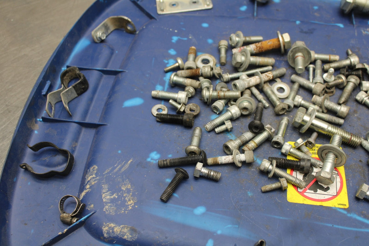 09 HARLEY-DAVIDSON SPORTSTER 1200 CUSTOM XL1200C MOUNTING BOLTS HARDWARE BB776