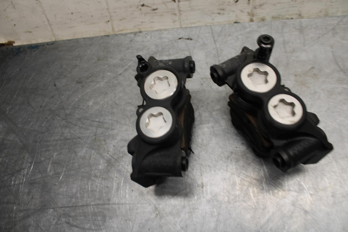 17-19 YAMAHA FZ09 RIGHT LEFT FRONT BRAKE CALIPER SET PAIR CALIPERS BB480