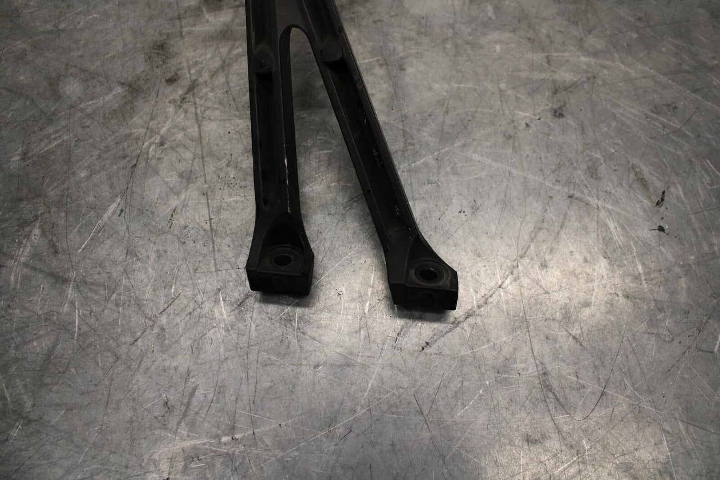 13 SUZUKI GSXR750 RIGHT REAR BACK PASSENGER PEG BB474