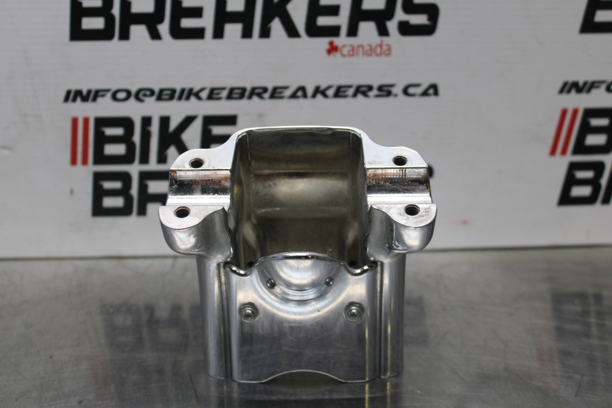 09 HARLEY-DAVIDSON SPORTSTER 1200 CUSTOM XL1200C HANDLEBAR RISER BB776