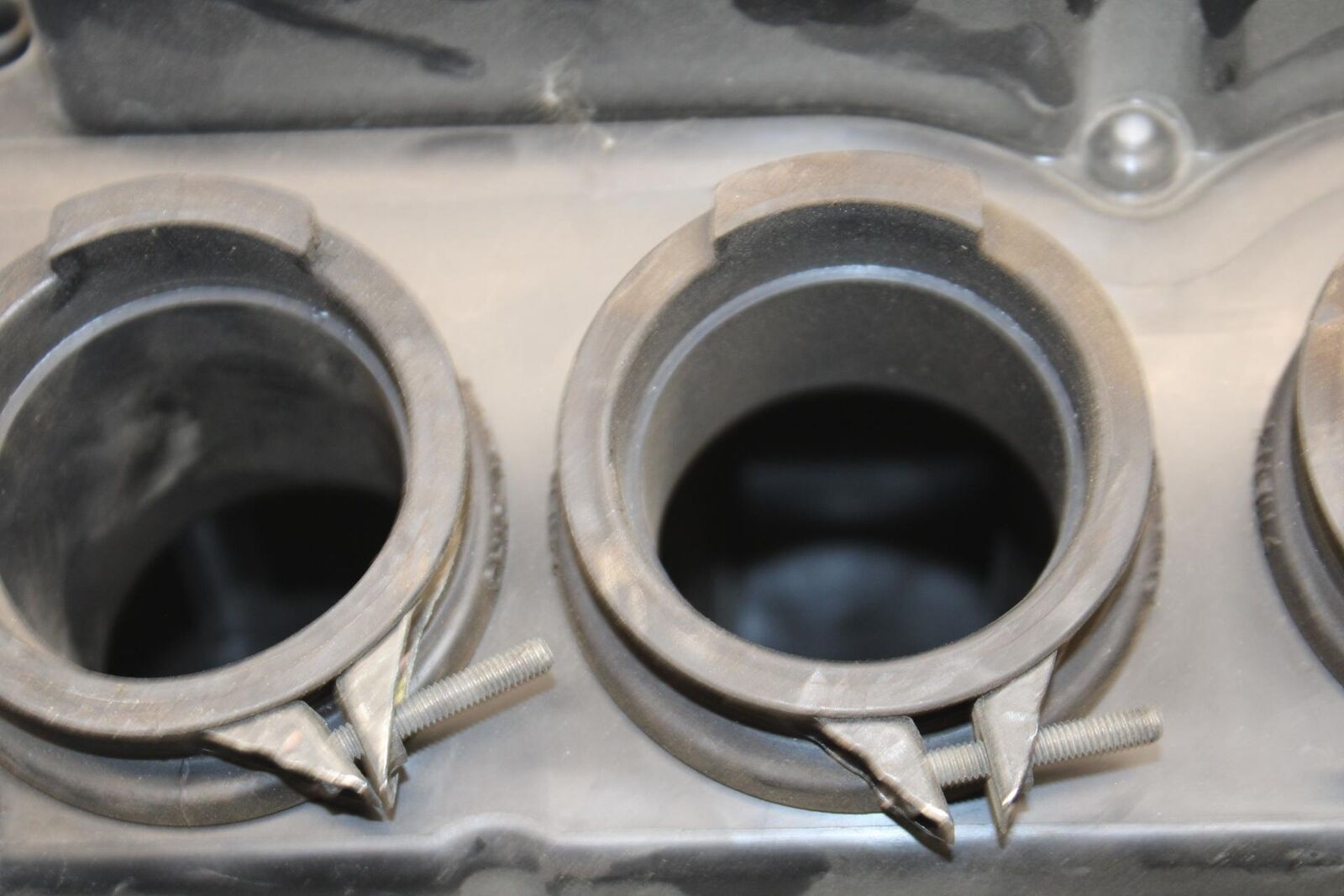 1995 Suzuki RF600R AIRBOX AIR INTAKE FILTER BOX BB104