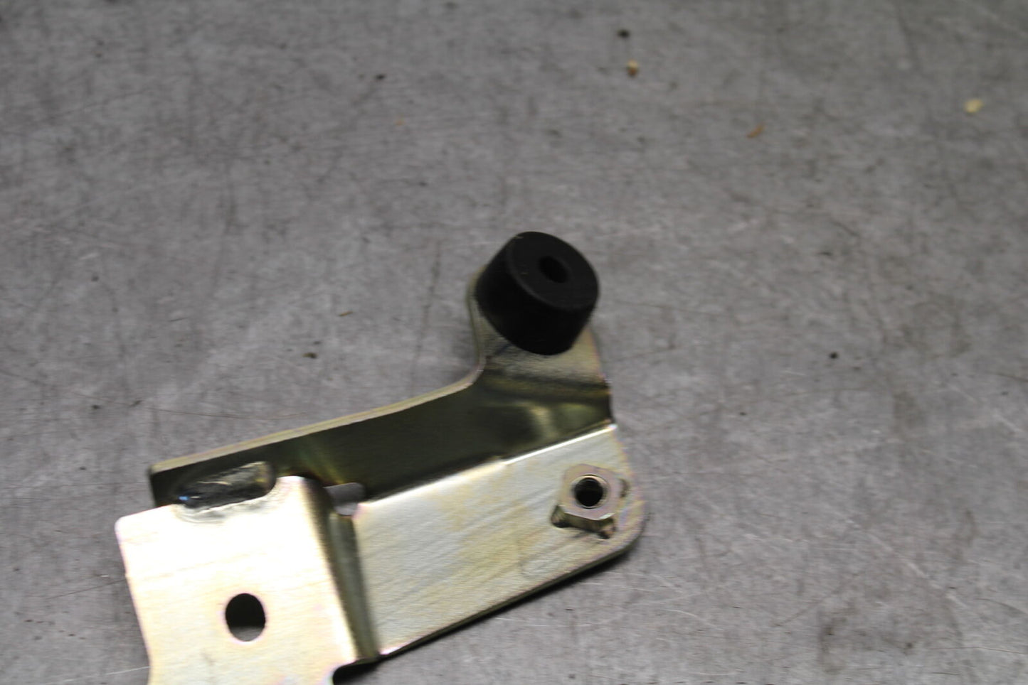 21-24 YAMAHA MT-07 FRONT SEAT MOUNTING BRACKET MOUNT BB662