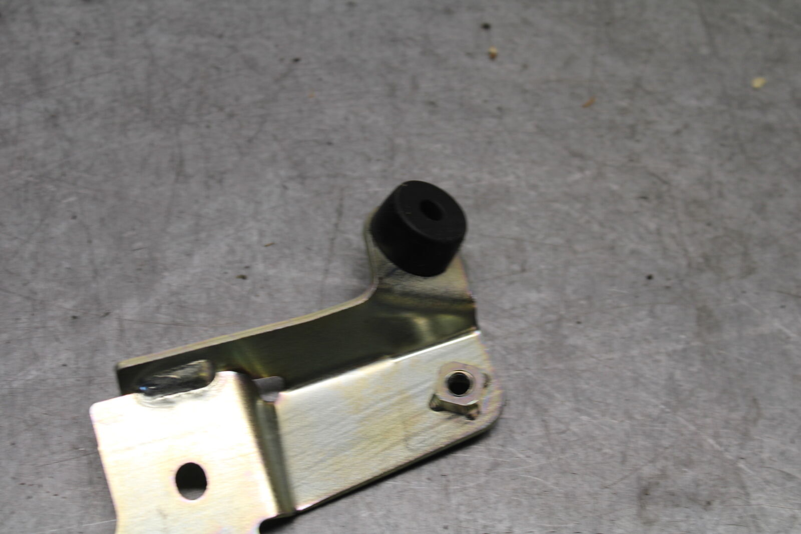 21-24 YAMAHA MT-07 FRONT SEAT MOUNTING BRACKET MOUNT BB662