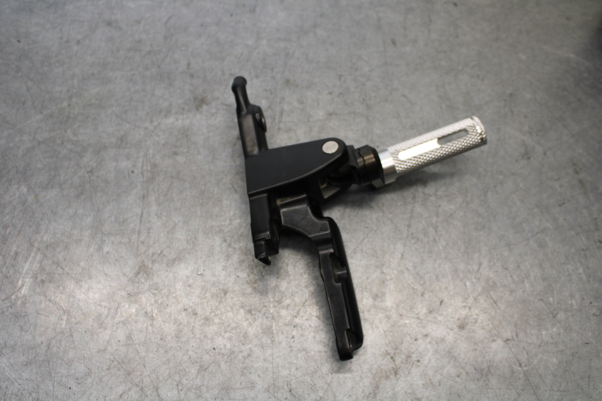 19-21 TRIUMPH SPEED TWIN 1200 RIGHT REARSET REAR SET DRIVER FOOT PEG BB653
