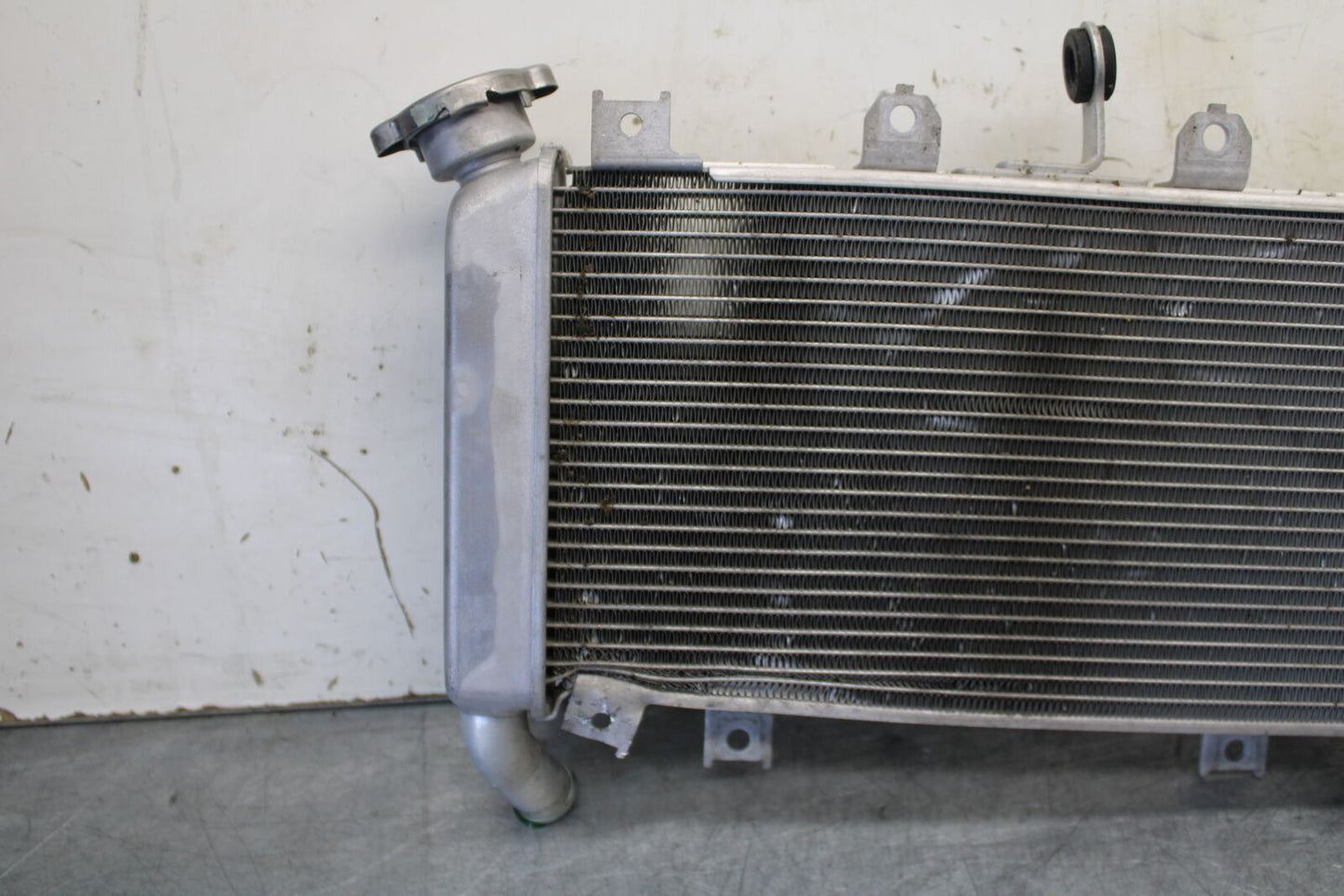 18-23 KAWASAKI NINJA 400 ENGINE RADIATOR MOTOR COOLER COOLING RADIATER BB679