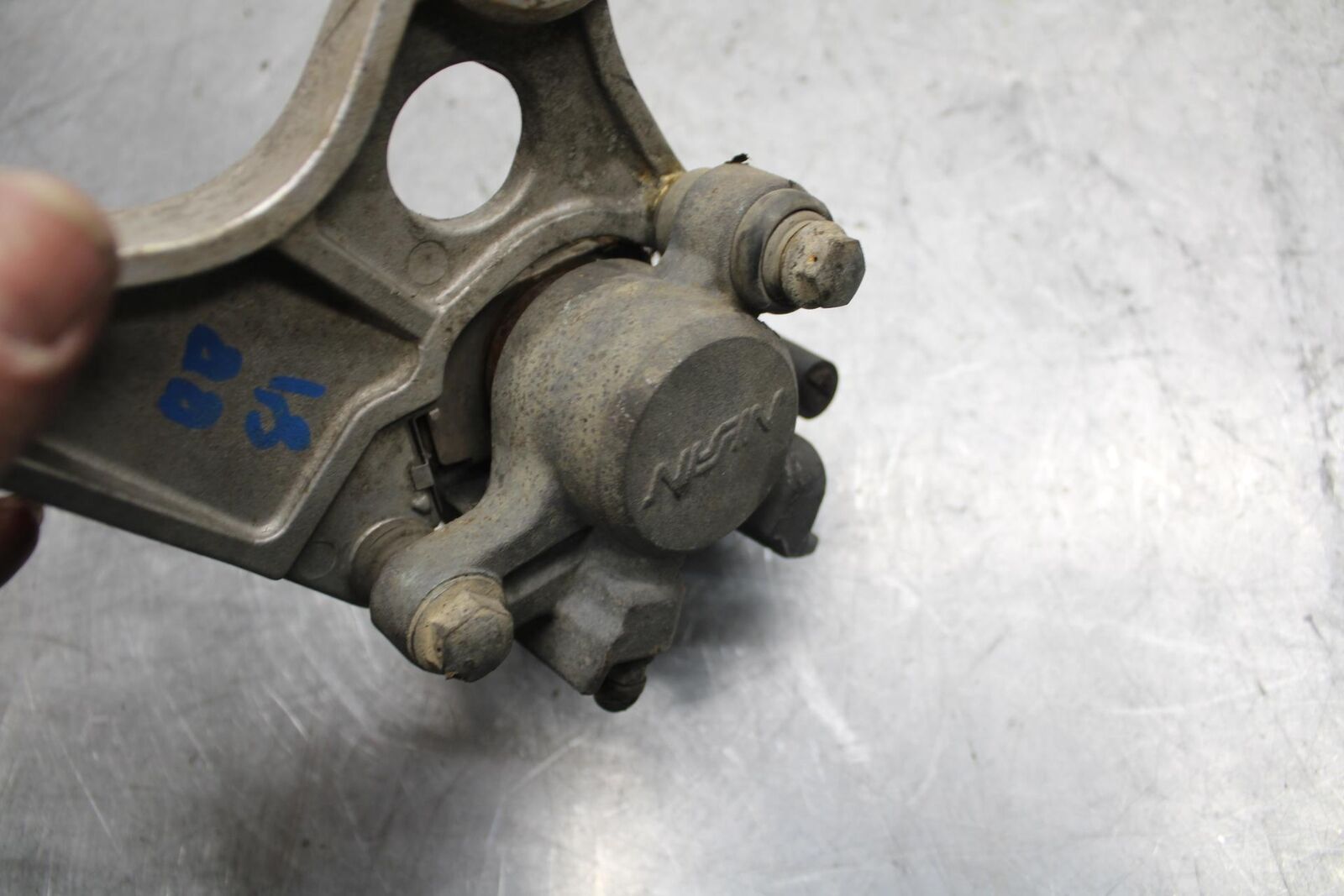 1992 Honda CBR600F2 REAR BACK BRAKE CALIPER W MOUNT BRACKET BB40 #B