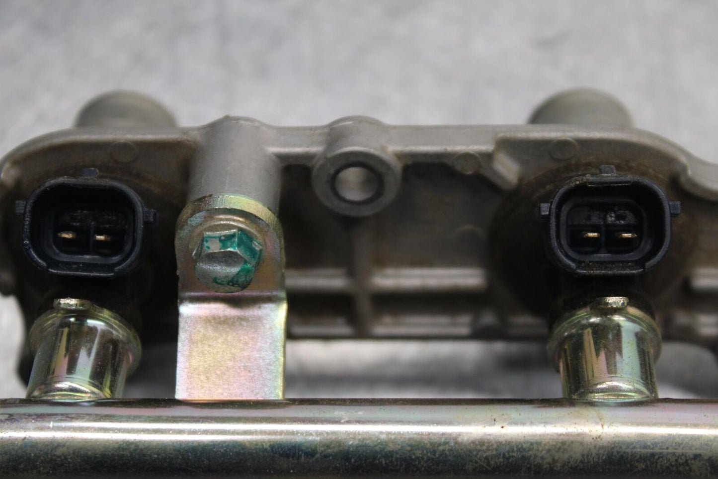 03-04 HONDA CBR600RR MAIN FUEL INJECTORS / THROTTLE BODIES BB628