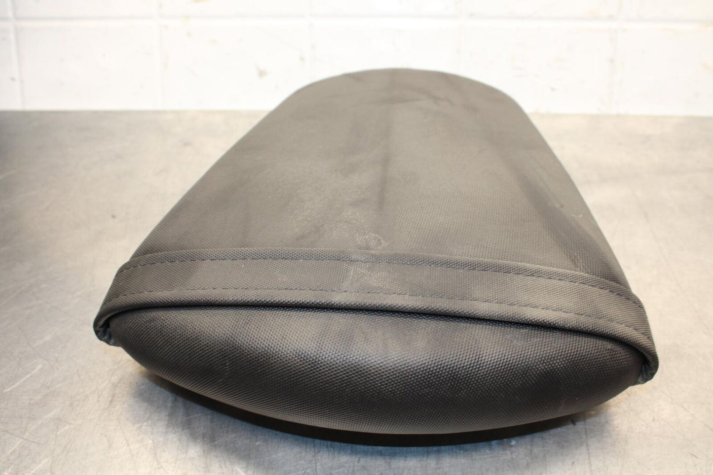 2015 Suzuki GSXR750 REAR BACK PASSENGER TANDEM SEAT PAD SADDLE  BB595