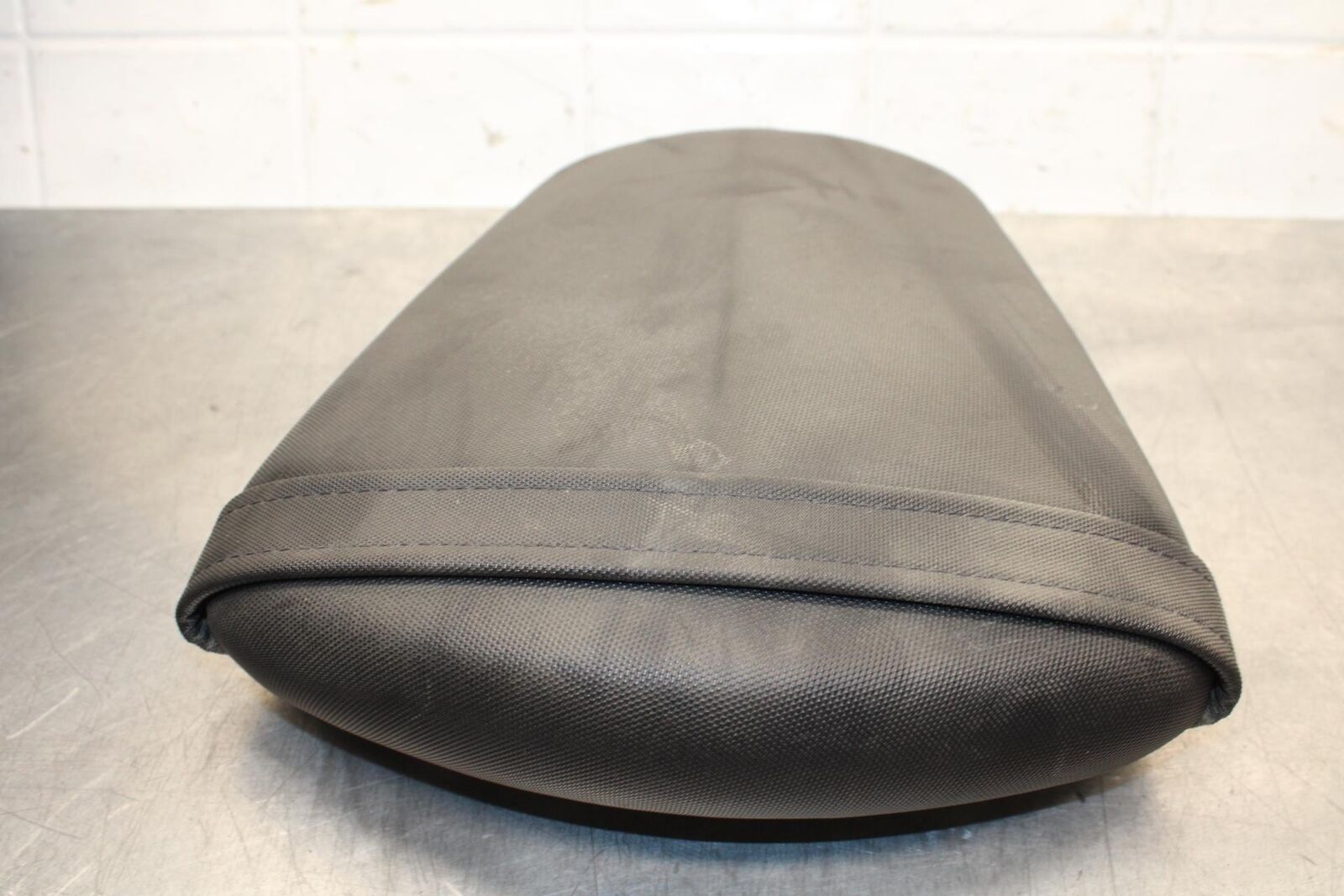 2015 Suzuki GSXR750 REAR BACK PASSENGER TANDEM SEAT PAD SADDLE  BB595