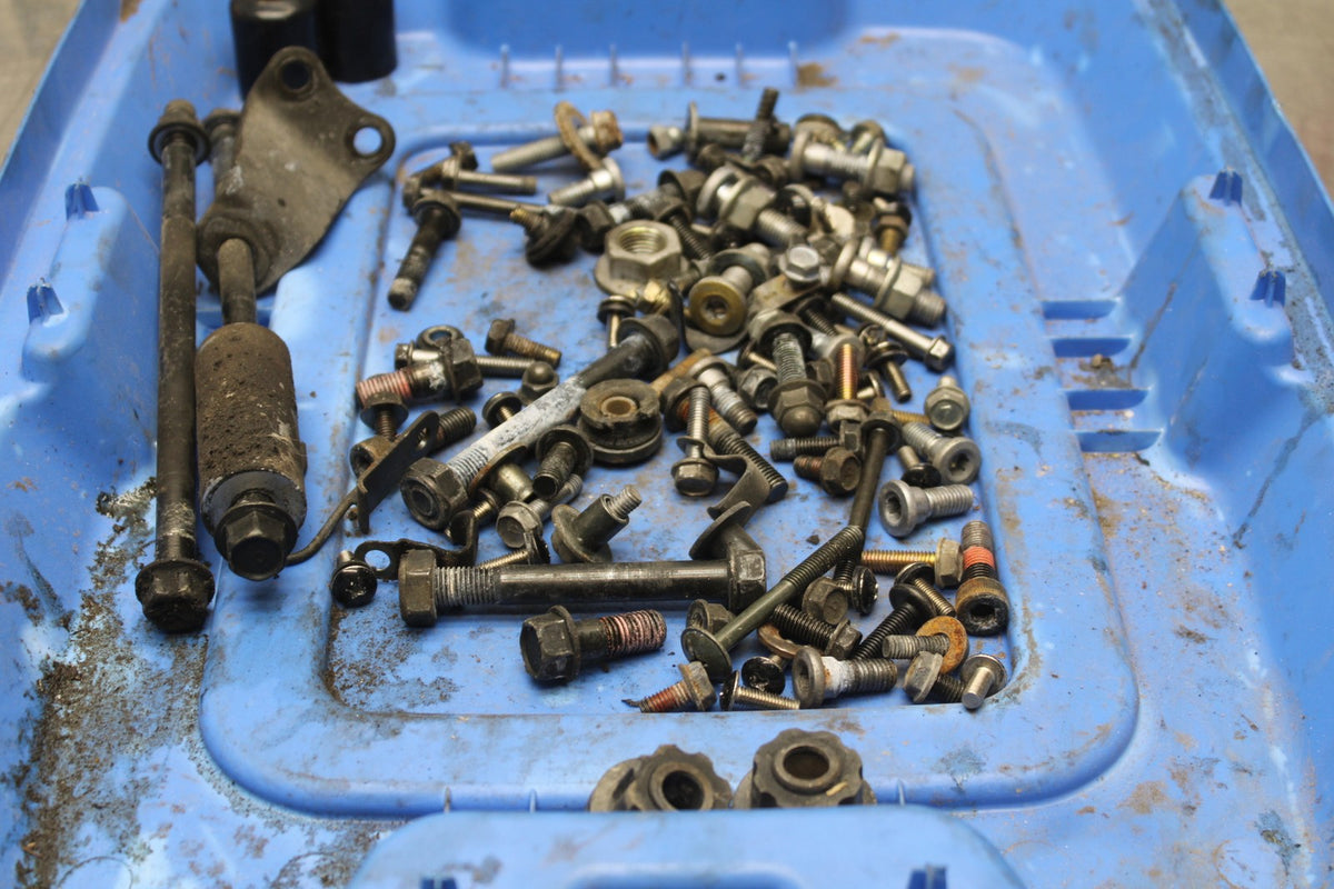98 KAWASAKI NINJA ZX6 MOUNTING BOLTS HARDWARE SCREWS BB870