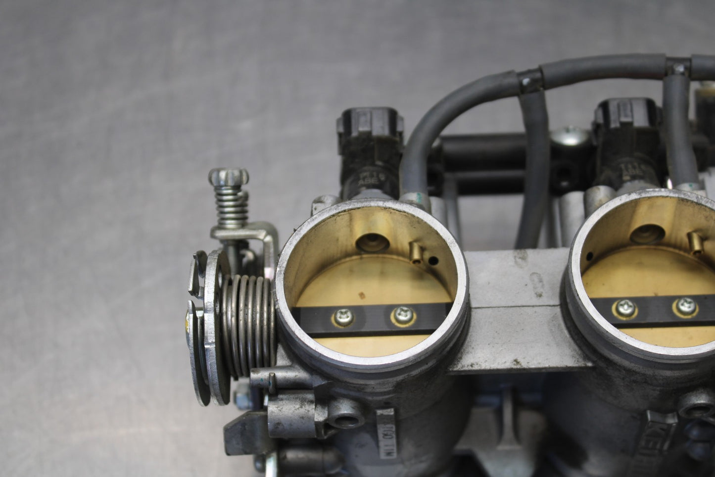 05-06 SUZUKI GSXR1000 MAIN FUEL INJECTORS / THROTTLE BODIES BB773