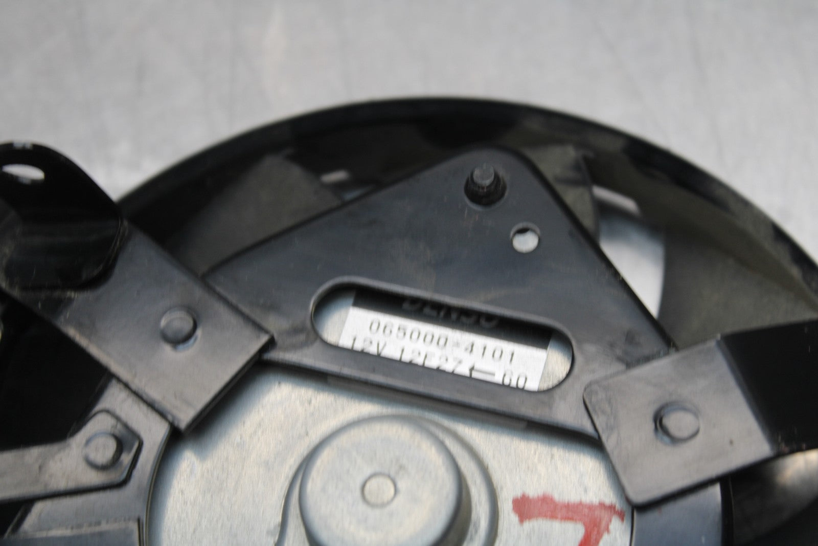 24-25 SUZUKI GSXR1000 LEFT ENGINE RADIATOR COOLING FAN MOTOR BB767