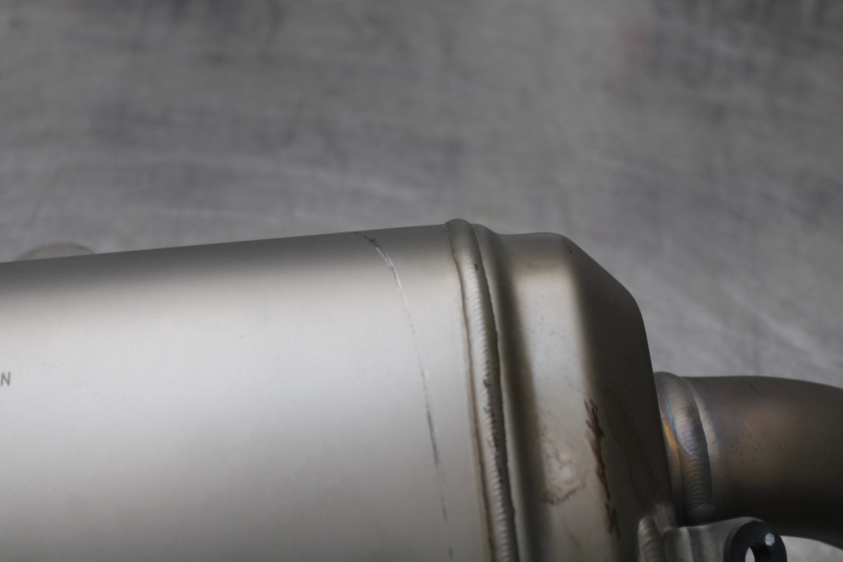 11-25 SUZUKI GSXR 600  EXHAUST PIPE MUFFLER SLIP ON CAN SILENCER BB830