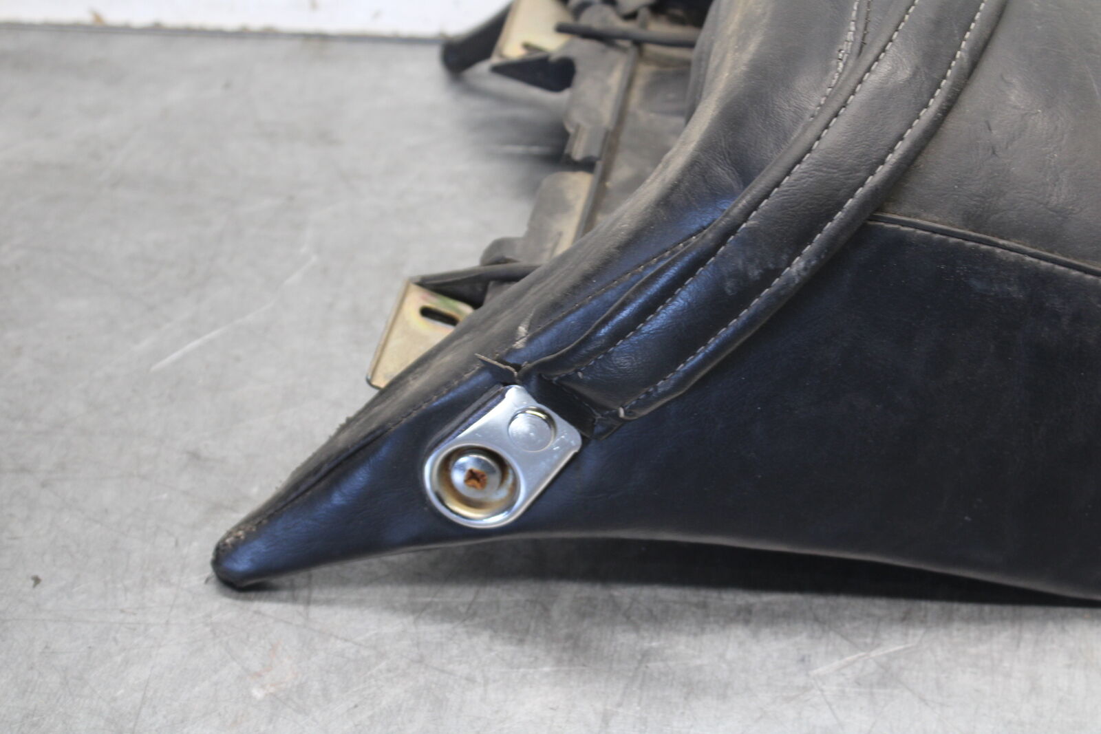 85-86 SUZUKI MADURA 1200 REAR BACK PASSENGER SEAT  BB691