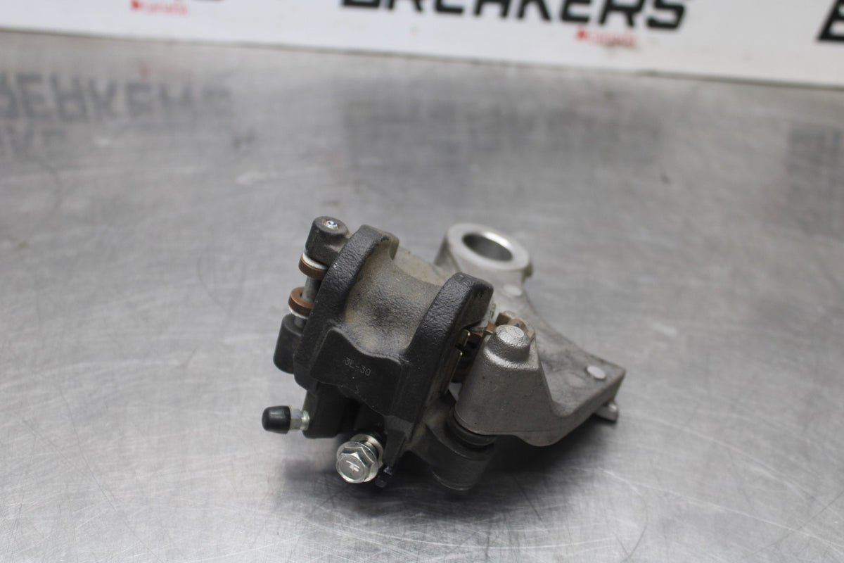 15-26 SUZUKI GSXR600 REAR BACK BRAKE CALIPER W MOUNT BRACKET BB888