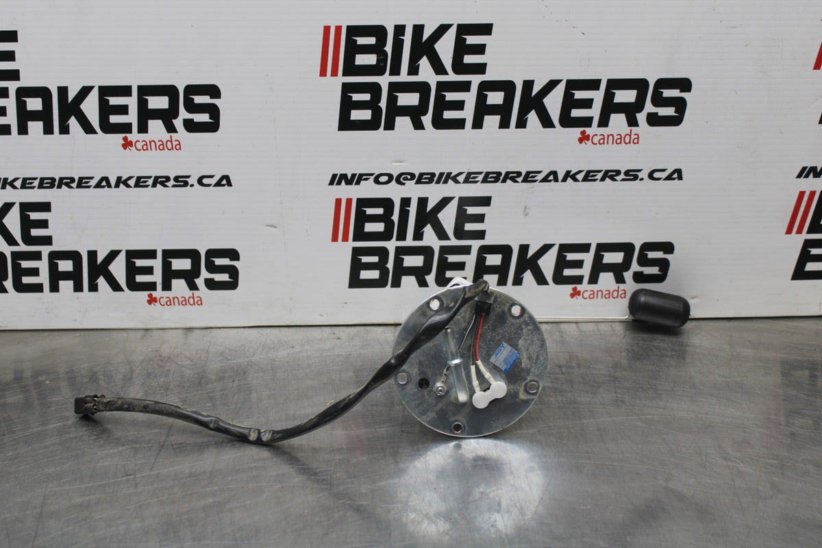 23-26 KAWASAKI NINJA ZX4RR FUEL PUMP GAS PETROL SENDER UNIT BB872